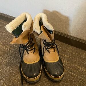 Sorel Men’s Waterproof Winter Snow Tan and Black Winter Boots Size 11